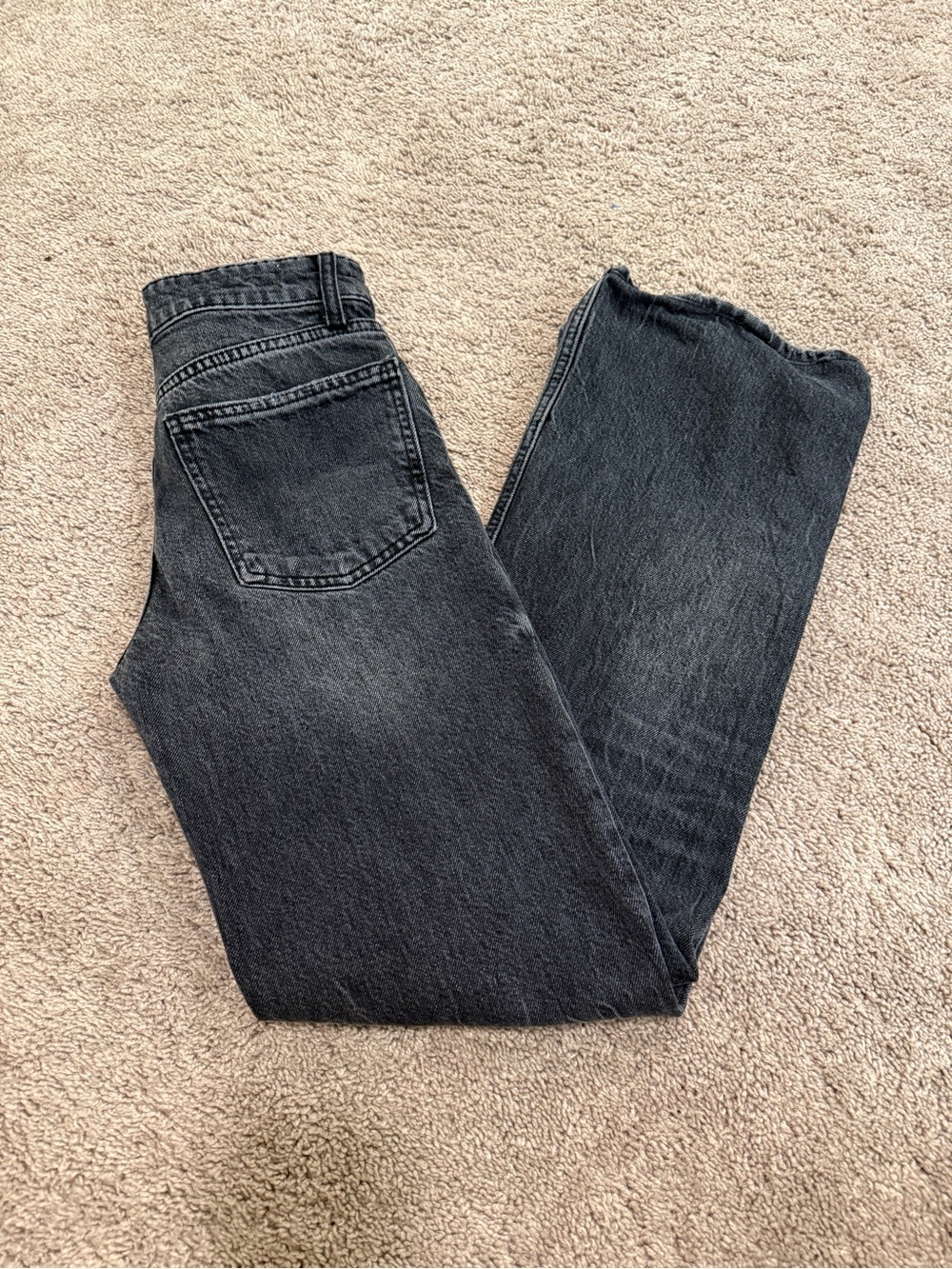 Zara Women's high rise black Charcoal Straight-Leg Jeans